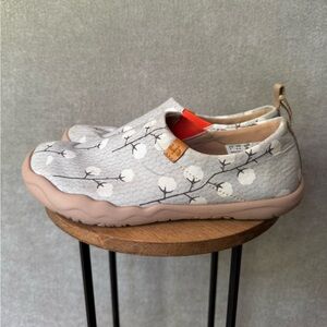 UIN Women's Nude Cotton Painted Canvas Slip-On Travel Shoes Size 7